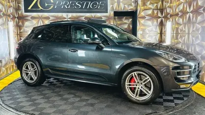 Begagnad Porsche Macan Turbo 400 HK (294 kW) 2017 SUV