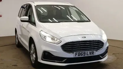 Begagnad Ford Galaxy Titanium 150 HK (110 kW) 2021 Minibuss
