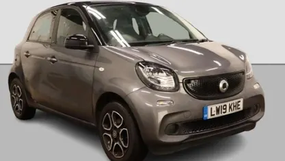 Used Smart ForFour Premium 71 HP (52 kW) 2019 Silver Hatchback