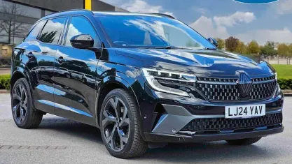 Used Renault Austral Iconic Esprit Alpine 200 HP (147 kW) 2024 Black  SUV