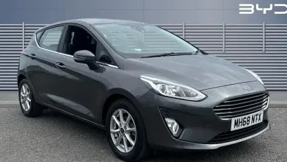 Używany Ford Fiesta Zetec 101 KM (74 kW) 2019 Szary Hatchback