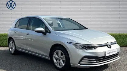 Used VW Golf VIII Life 150 HP (110 kW) 2023 Hatchback