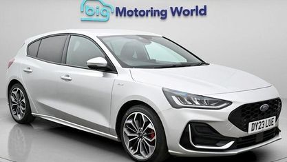 Gebraucht Ford Focus ST-Line 155 PS (114 kW) 2022 Silber Kleinwagen