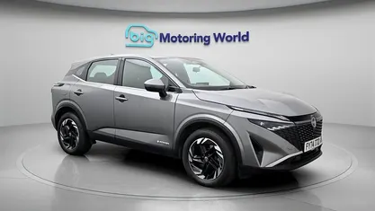 Begagnad Nissan Qashqai Acenta Premium 190 HK (139 kW) 2024 Grå SUV