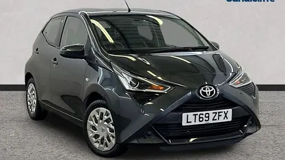 Used 2019 Toyota Aygo X-play Hatchback | £7,904 (Fair price)