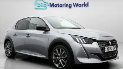 Second-hand Peugeot 208 GT 102 CP (75 kW) 2023 Gri Hatchback