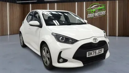 Used Toyota Yaris 116 HP (85 kW) 2025 White Hatchback