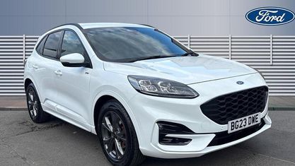 Usado Ford Kuga ST-Line 150 HP (110 kW) 2023 Branco SUV
