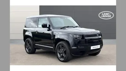 Used Land Rover Defender SE Dynamic 249 HP (183 kW) 2022 Metallic  santorini black SUV