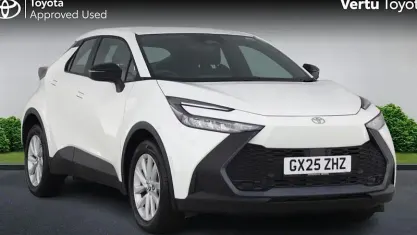 New Toyota C-HR 140 HP (102 kW) 2025 White SUV