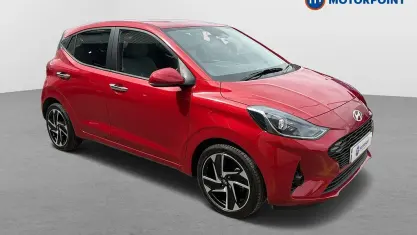 Begagnad Hyundai i10 Premium 79 HK (58 kW) 2025 Röd Halvkombi