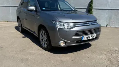 Begagnad Mitsubishi Outlander P-HEV 121 HK (88 kW) 2015 Kombi