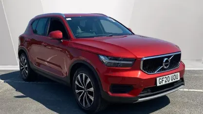 Used Volvo XC40 Momentum 150 HP (110 kW) 2020 Red SUV