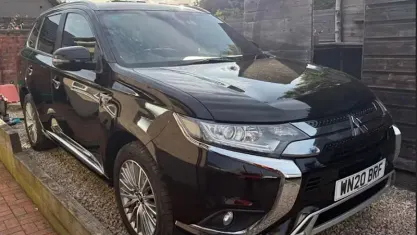 Used Mitsubishi Outlander P-HEV 224 HP (164 kW) 2020 Black Estate