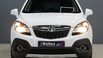 Usado Vauxhall Mokka 140 CV (102 kW) 2015 Blanco SUV