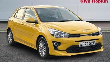 Begagnad Kia Rio 84 HK (61 kW) 2022 Gul Halvkombi
