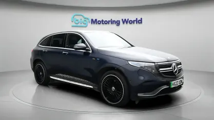Usado Mercedes EQC400 AMG line 300 kW (408 HP) 2022 Azul SUV