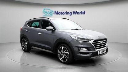 Usado Hyundai Tucson Premium SE 177 CV (130 kW) 2019 Gris SUV