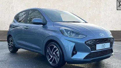 Green New 2025 Hyundai i10 Premium Hatchback | £17,290 (Good price)