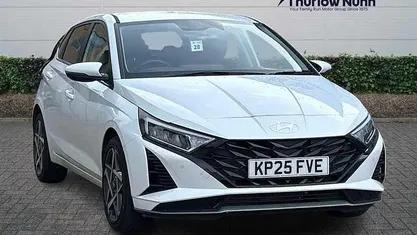 Used Hyundai i20 Premium 101 HP (74 kW) 2025 White Hatchback