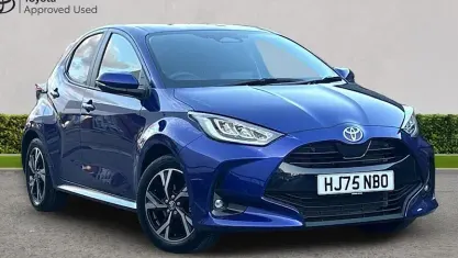 Used Toyota Yaris Design 116 HP (85 kW) 2025 Blue Hatchback