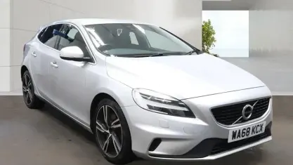 Used Volvo V40 R-Design Pro 152 HP (111 kW) 2018 Silver Hatchback