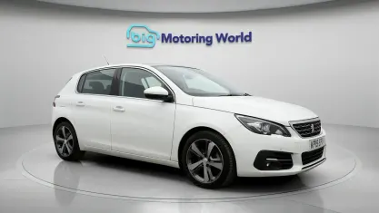 Used Peugeot 308 Allure 131 HP (96 kW) 2019 White Hatchback