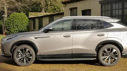 Used MG HS Trophy 169 HP (124 kW) 2024 Metallic sterling silver SUV