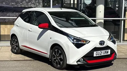Used Toyota Aygo Trend 72 HP (52 kW) 2021 White Hatchback