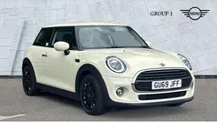 Pepper white Used 2019 Mini Cooper Classic Hatchback | £12,495 (Fair price)