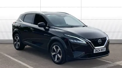 Begagnad Nissan Qashqai N-Connecta 158 HK (116 kW) 2023 Svart SUV