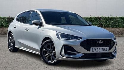 Usado Ford Focus ST-Line 125 HP (91 kW) 2023 Prateado Citadino