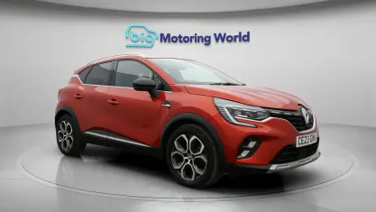 Used Renault Captur Techno 145 HP (106 kW) 2023 Red SUV