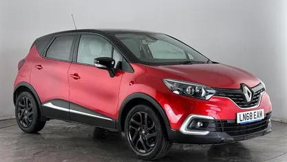 Used Renault Captur Iconic 90 HP (66 kW) 2018 Red/black SUV