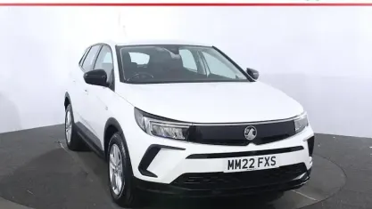 Used Vauxhall Grandland X Design Edition 131 HP (96 kW) 2022 White SUV