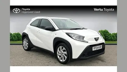Used Toyota Aygo X PURE 72 HP (52 kW) 2024 SUV