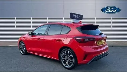 Used Ford Focus ST-Line 120 HP (88 kW) 2022 Red Hatchback