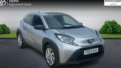 Used Toyota Aygo X PURE 72 HP (52 kW) 2023 Silver SUV