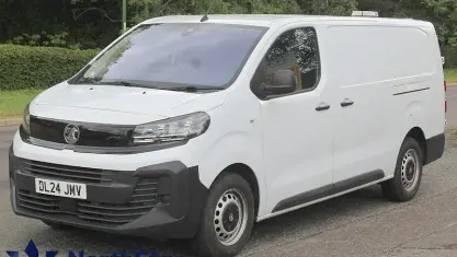 Used Vauxhall Vivaro 145 HP (106 kW) 2024 White MPV