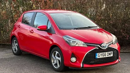 Red Used 2016 Toyota Yaris Hybrid Hatchback | £11,799 (Fair price)