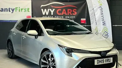 Used Toyota Corolla 122 HP (89 kW) 2019 Silver Hatchback