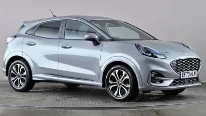 Käytetty Ford Puma ST-Line 125 HP (91 kW) 2023 Hopea Katumaasturi