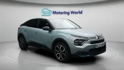 Used Citroën e-C4 Shine 100 kW (136 HP) 2022 Blue Hatchback