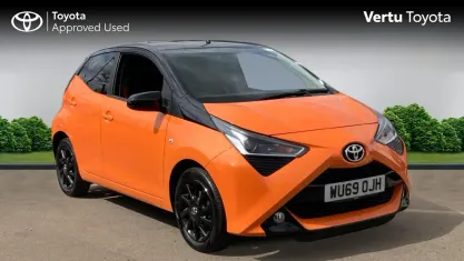 Used Toyota Aygo X-cite 72 HP (52 kW) 2019 Mandarin pop (metallic paint) Hatchback