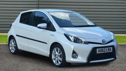Used Toyota Yaris Hybrid 101 HP (74 kW) 2013 Hatchback
