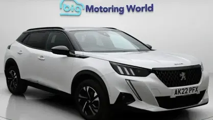 Begagnad Peugeot 2008 GT 131 HK (96 kW) 2022 Vit SUV