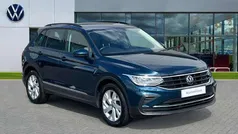 Nightshade blue metallic Used 2022 VW Tiguan Life SUV | £20,040 (Super price)