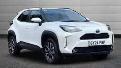 White Used 2024 Toyota Yaris Cross Design SUV | £22,850 (Fair price)