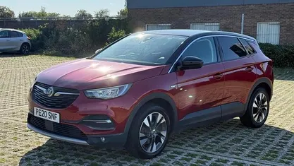 Used Vauxhall Grandland X SRi 131 HP (96 kW) 2020 Red SUV