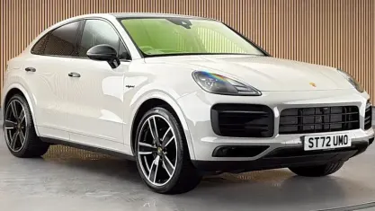 Used Porsche Cayenne Platinum Edition 462 HP (339 kW) 2022 Crayon grey SUV